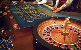 Studio live-dealer Lucky Neko di platform spot bet dengan kamera multi-sudut HD